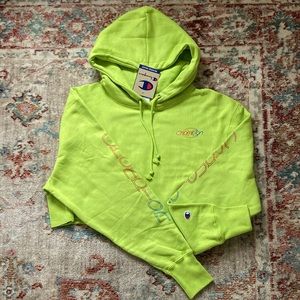 NWT -CHAMPION SWEATSHIRT- SIZE SMALL